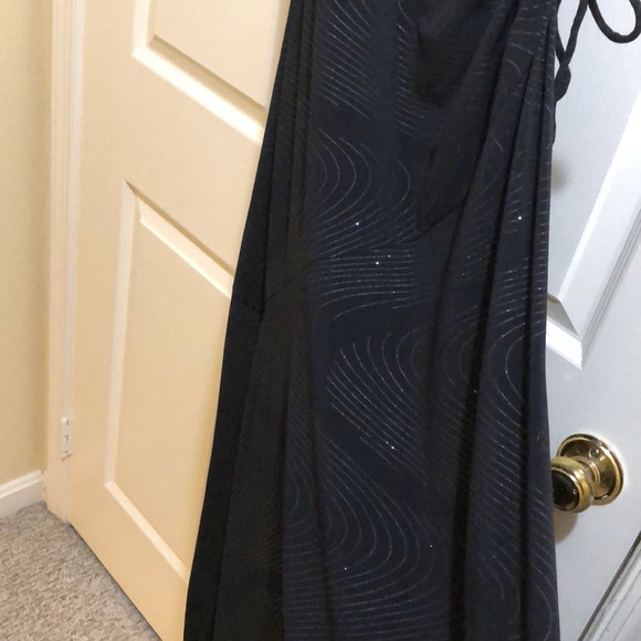 Black Formal Gown - Picture 3 of 3